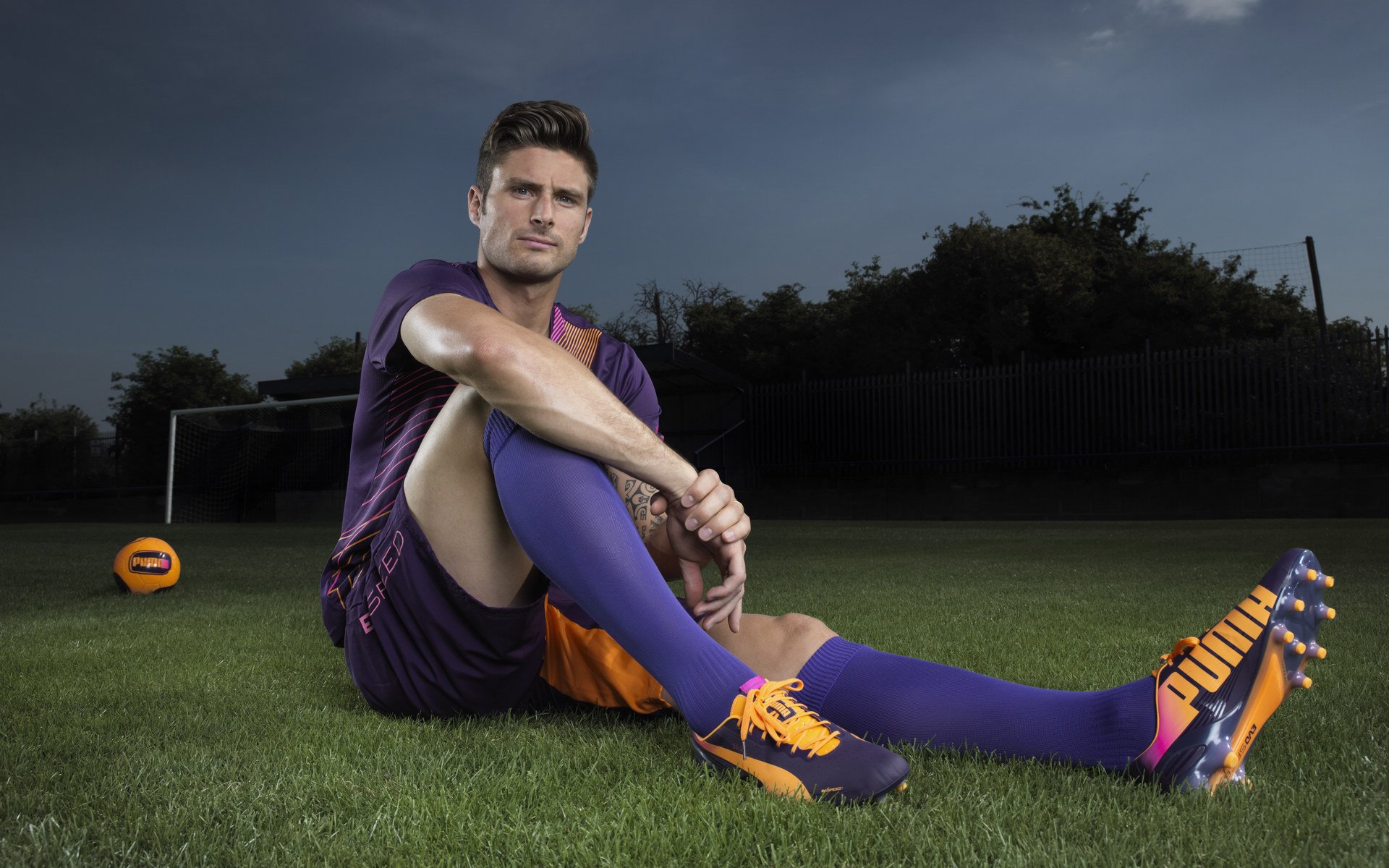 哈登单节五助攻快船进攻节奏流畅，哈登单打集锦